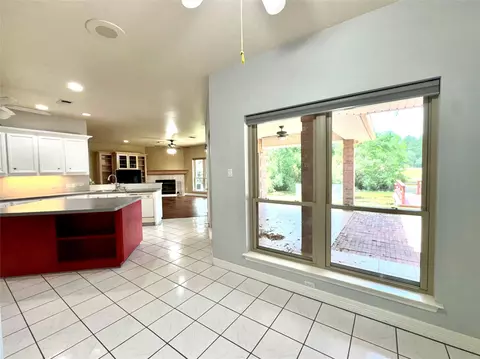 Kitchen - 41 Bluebird Ln, Trinity, TX 75862 photo 5 of 10