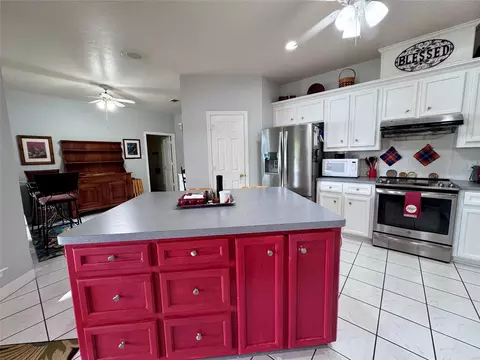 Kitchen - 41 Bluebird Ln, Trinity, TX 75862 photo 9 of 9