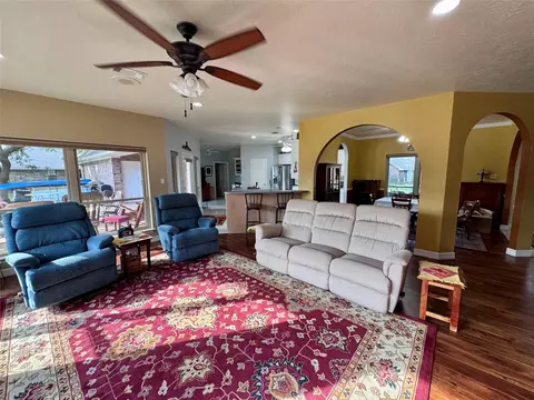 Living - 41 Bluebird Ln, Trinity, TX 75862 photo 1 of 2