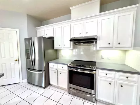 Kitchen - 41 Bluebird Ln, Trinity, TX 75862 photo 4 of 10