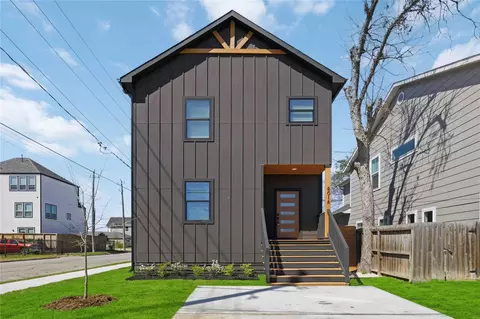 801 E 32nd 12 St #A B, Houston, TX 77022