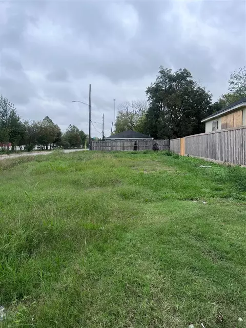 4608 N Loop East E, Houston, TX 77026 photo 6