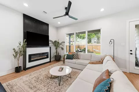 1309 Noble St, Houston, TX 77009