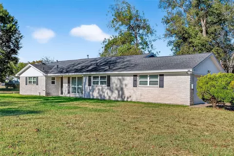 12430 Eiker Rd, Pearland, TX 77581