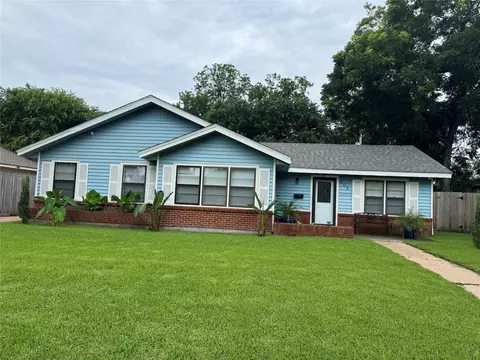 509 23rd Ave N, Texas City, TX 77590