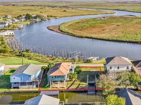 159 Garth St, Freeport, TX 77541