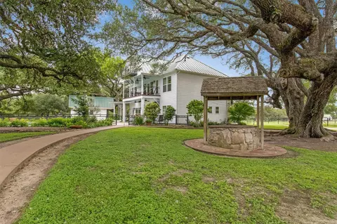 Exterior - 1007 Fm 390 E, Brenham, TX 77833 photo 7 of 15