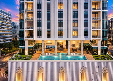 1409 Post Oak Blvd #1803, Houston, TX 77056