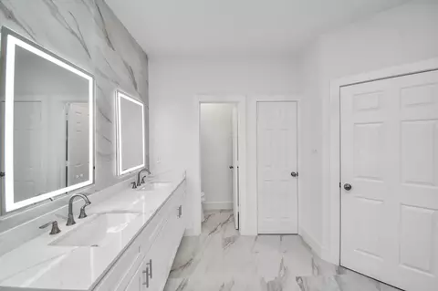 Bath - 22814 Pebworth Pl, Spring, TX 77373 photo 8 of 9
