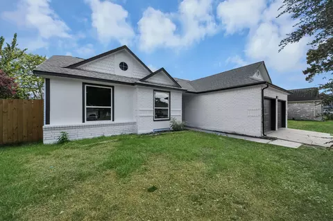 Exterior - 22814 Pebworth Pl, Spring, TX 77373 photo 4 of 9
