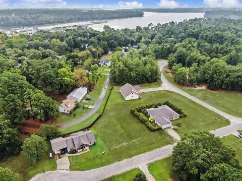 14 Drywood Ln, Huntsville, TX 77340