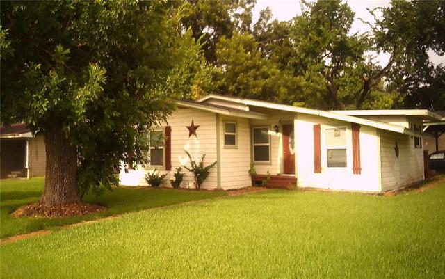 202 Azalea St, Lake Jackson, TX 77566