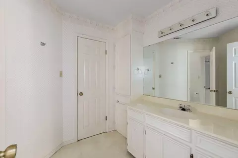 Bath - 555 Willow Dr, Jasper, TX 75951 photo 7 of 7