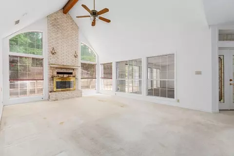 Living - 555 Willow Dr, Jasper, TX 75951 photo 5 of 8