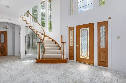 Entry Way - 555 Willow Dr, Jasper, TX 75951 photo 1 of 2