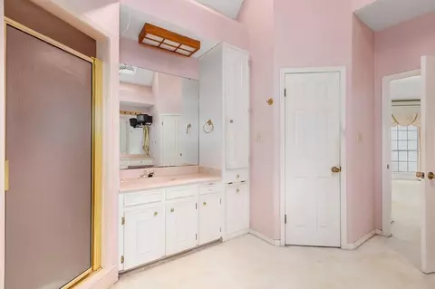 Bath - 555 Willow Dr, Jasper, TX 75951 photo 4 of 7