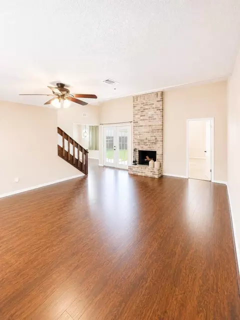 2239 Highland Hills Dr, Sugar Land, TX 77478