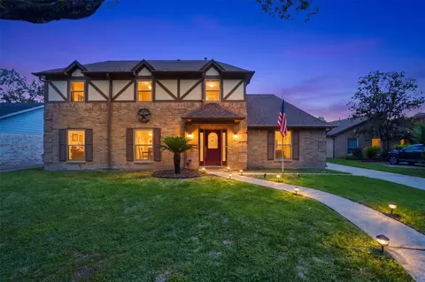 10327 Summerhill Dr, Houston, TX 77070