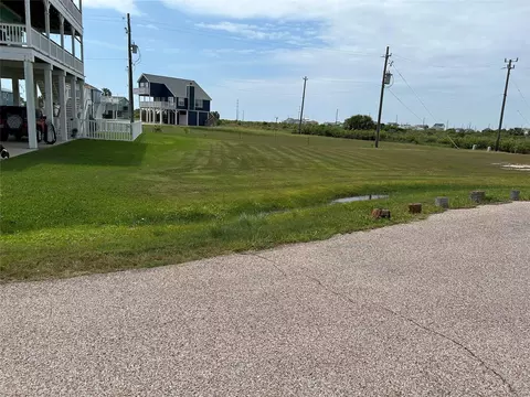 23191 Camino St, Galveston, TX 77554