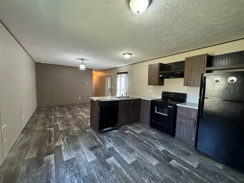 Kitchen - 18093 Pickering Rd, Conroe, TX 77302 photo 2 of 2
