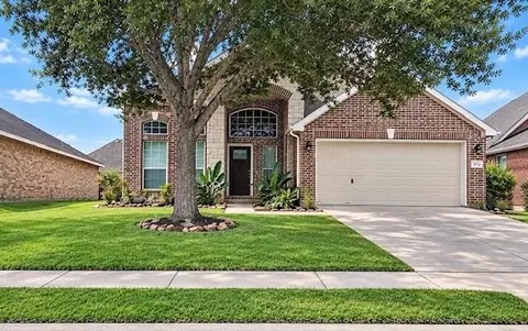 4713 High Creek Ct, Alvin, TX 77511