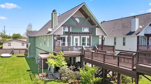 223 S Front St, Freeport, TX 77541