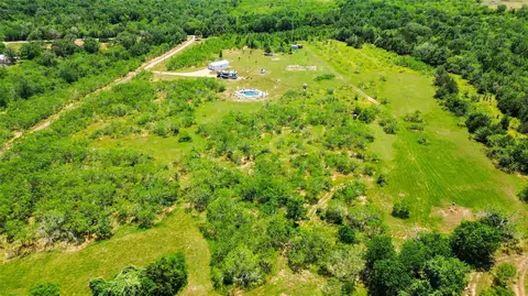 6289 Maynard Hallmark Rd, Waelder, TX 78959