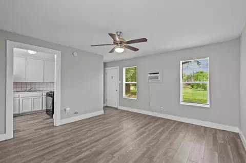 521 2nd Ave N, Texas City, TX 77590