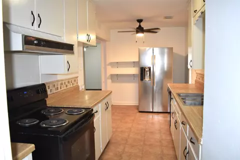 Kitchen - 1006 Mac Dr, Sweeny, TX 77480 photo 2 of 3