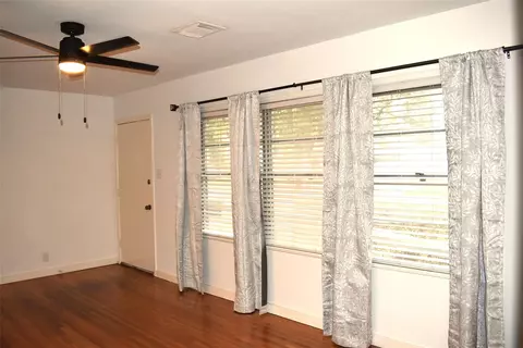 Living - 1006 Mac Dr, Sweeny, TX 77480 photo 2 of 3