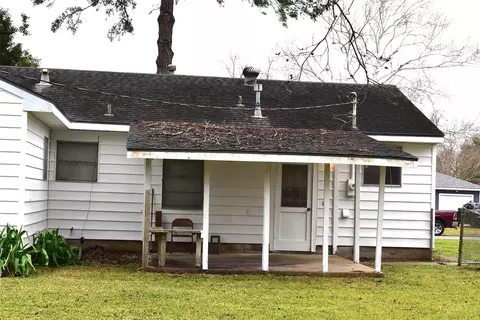 Exterior - 1006 Mac Dr, Sweeny, TX 77480 photo 8 of 10