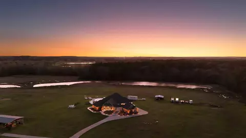 260 S Moody Ln, Cleveland, TX 77328