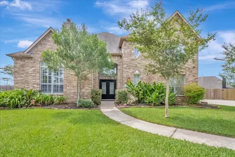 2225 Palm Bay Cir, Seabrook, TX 77586