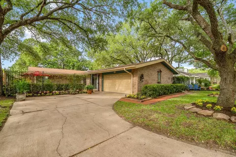5327 Valkeith Dr, Houston, TX 77096
