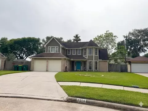 4514 Beechcraft St, Seabrook, TX 77586