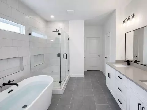 Bath - 11482 Durant Dr, Conroe, TX 77306 photo 1 of 5