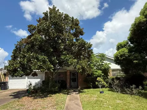 8603 Braes River Dr, Houston, TX 77074