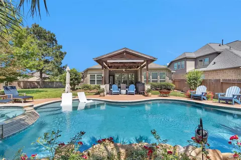 102 Cadence Ct, Montgomery, TX 77316