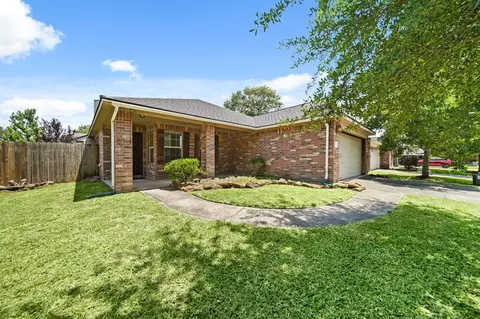 1928 Cypress Ln, Dayton, TX 77535