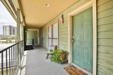101 Stratford St #201, Houston, TX 77006