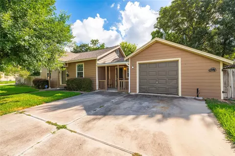 322 N Logan St, Texas City, TX 77590