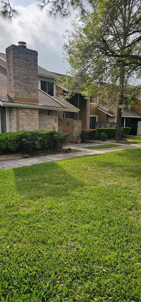 6171 Dryad Dr, Houston, TX 77035