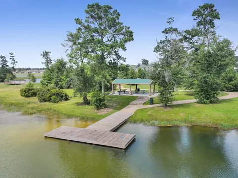 View/Area - 398 Shoreview Dr, Conroe, TX 77303 photo 3 of 6