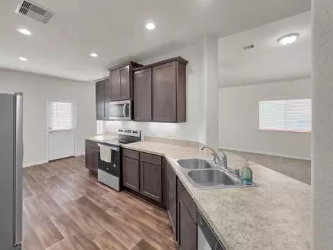 Kitchen - 398 Shoreview Dr, Conroe, TX 77303 photo 1 of 2