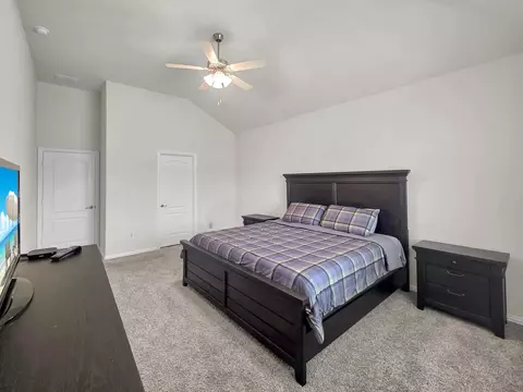 Bedroom - 398 Shoreview Dr, Conroe, TX 77303 photo 1 of 5