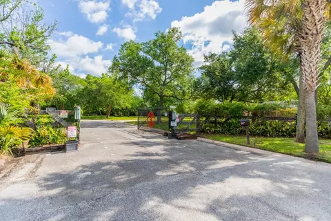 1280 Cherokee Ln, Beaumont, TX 77702