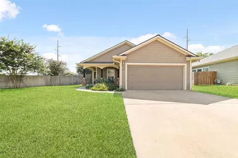 310 Regal Ct, Bellville, TX 77418