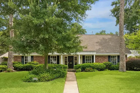 12122 Kimberley Ln, Houston, TX 77024