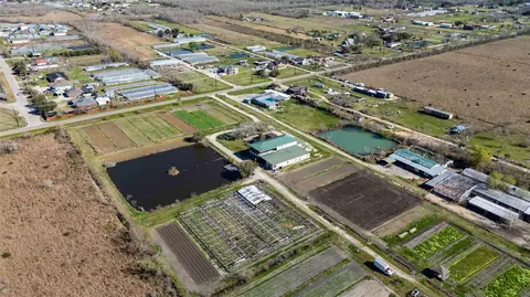 7954 County Road 121, Rosharon, TX 77583