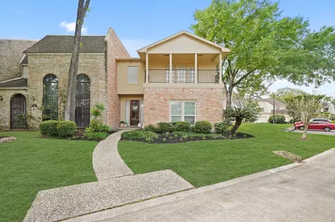 9334 Briar Forest Dr, Houston, TX 77063